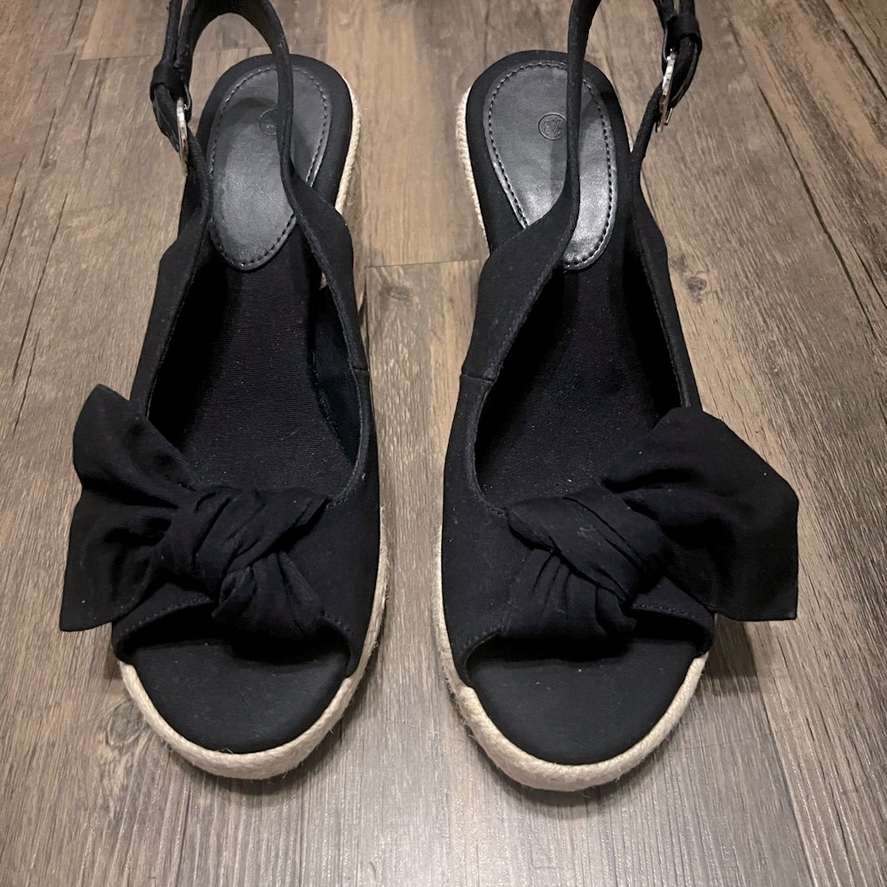 Elegant Navy Women's Slingback Sandals